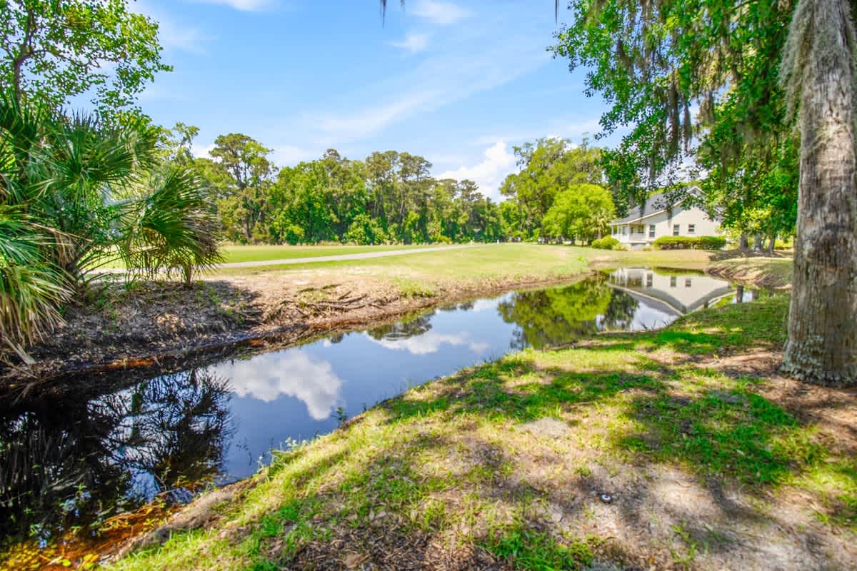 22 The Cottages 2