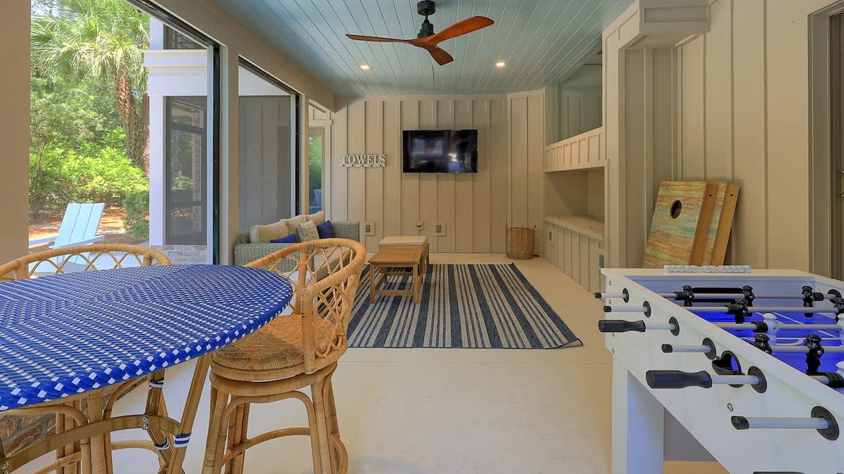 Screened In Lower-Level Carolina Room