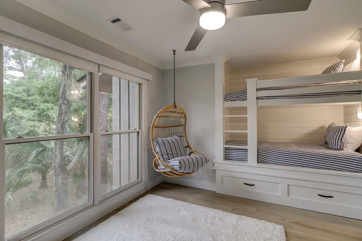 Kids Bunk Room w/ Trundle Bed