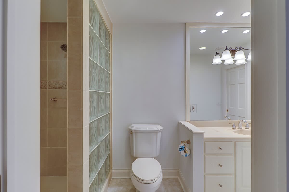 2nd Level Primary 1 w/ Walk-In Shower