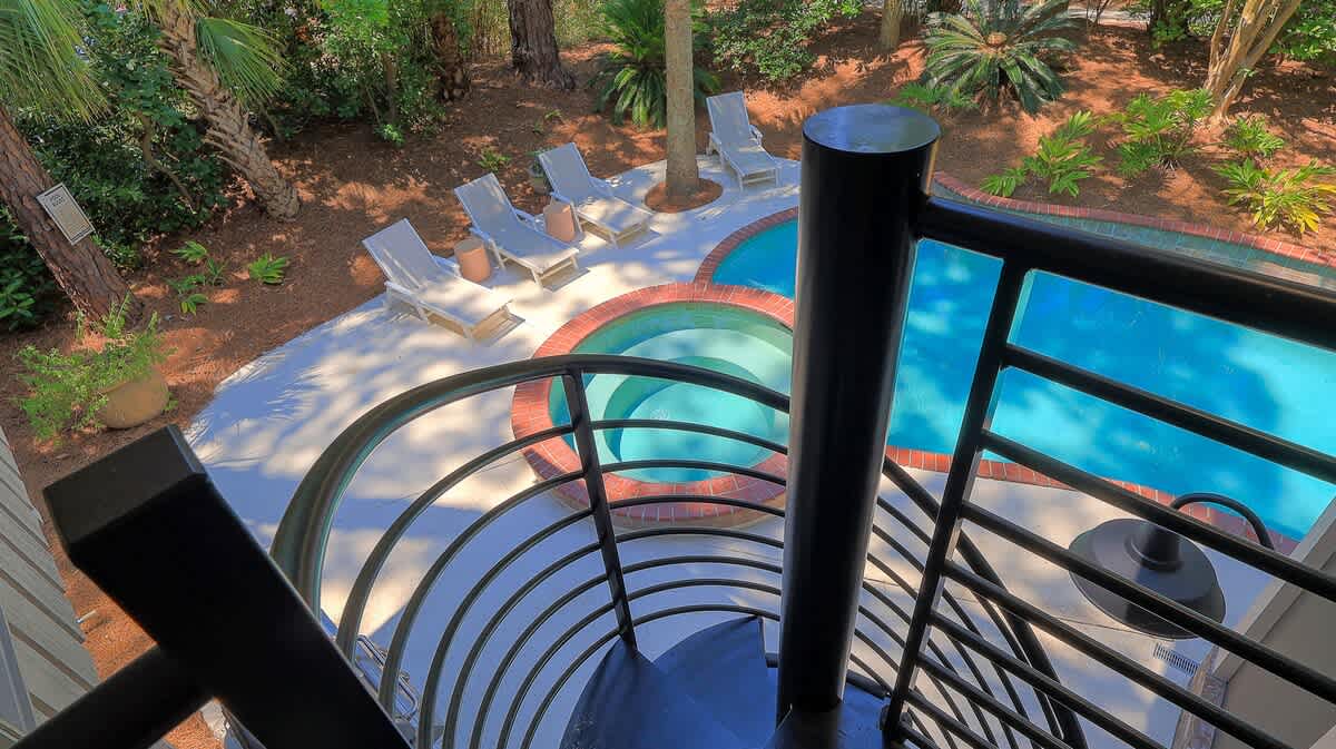 Spiral Stairs to 2nd-Level Screen in Porch