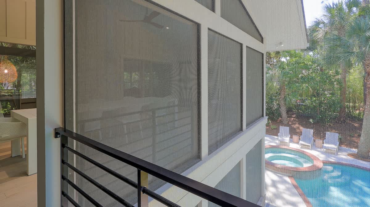 2nd-Level Screen in Porch