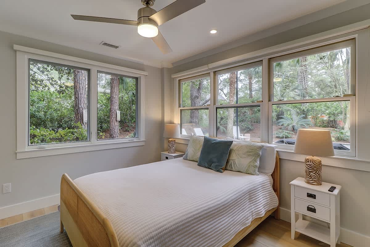 Lower Level Queen Bedroom