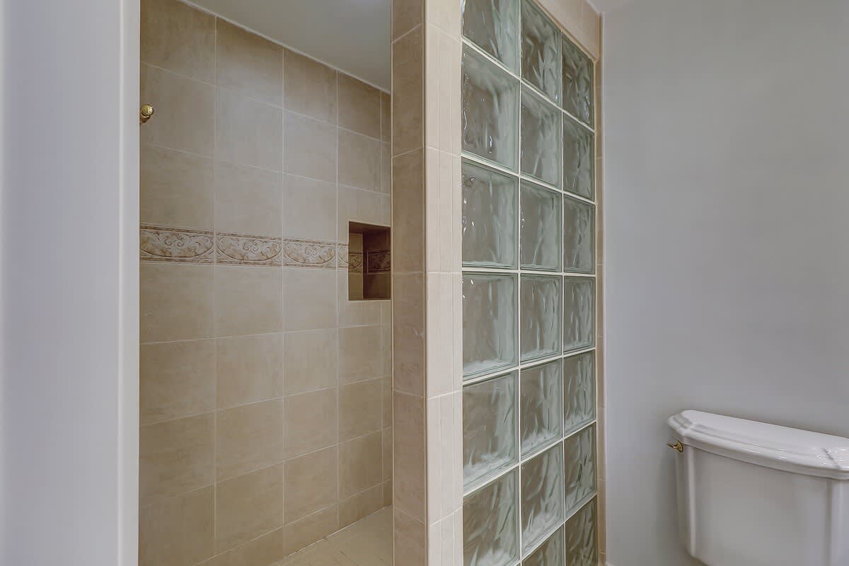 2nd Level Primary 1 w/ Walk-In Shower