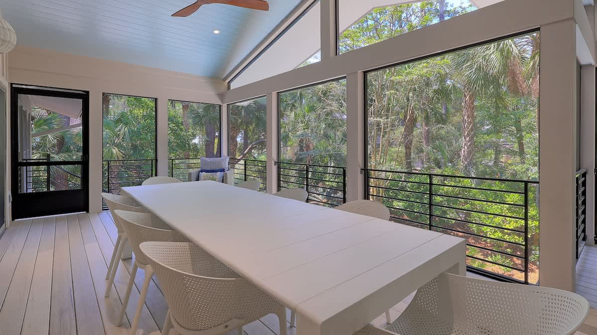 2nd-Level Screened-In Porch
