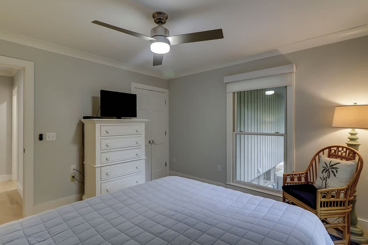 2nd Level Queen Bedroom