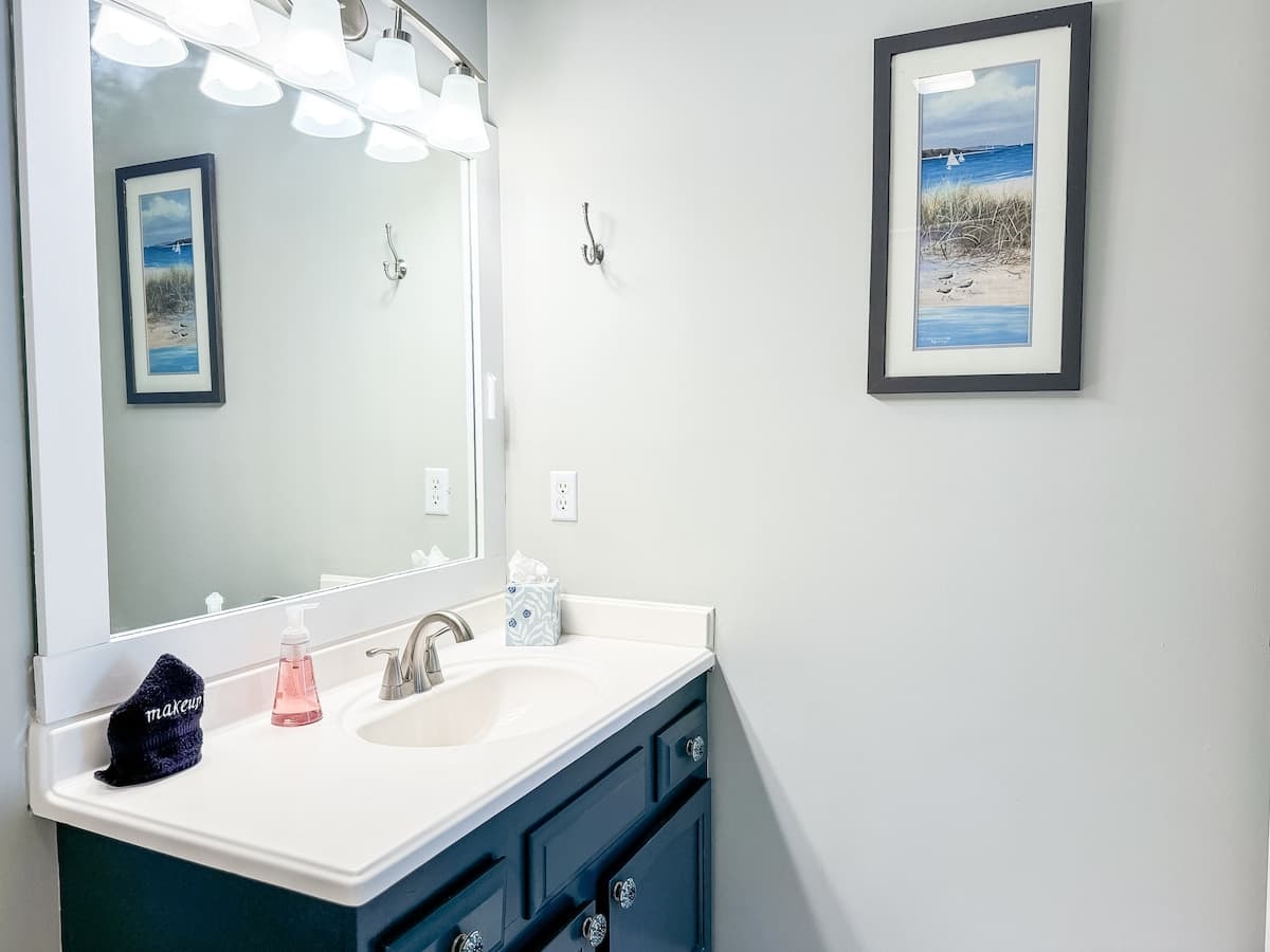 Upstairs Queen Suite Bathroom
