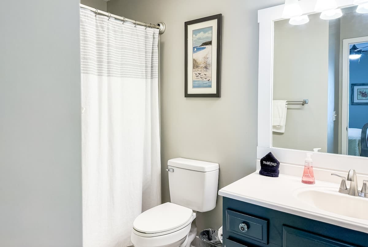 Upstairs Queen Suite Bathroom
