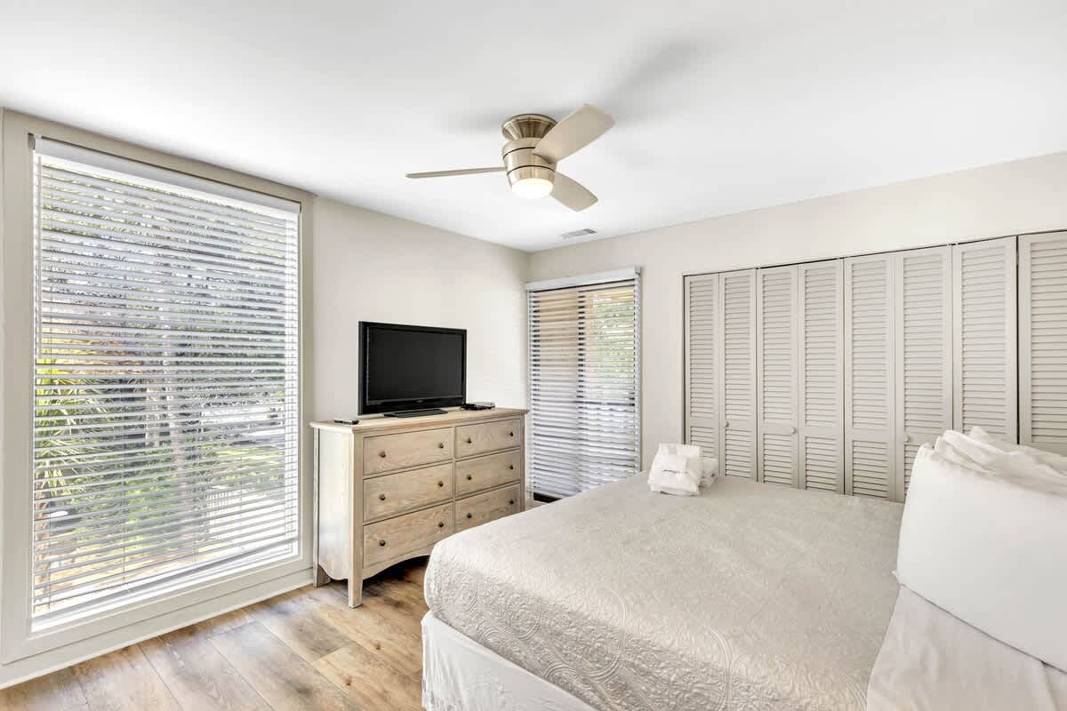 Guest Bedroom with King Bed and En-Suite Bathroom