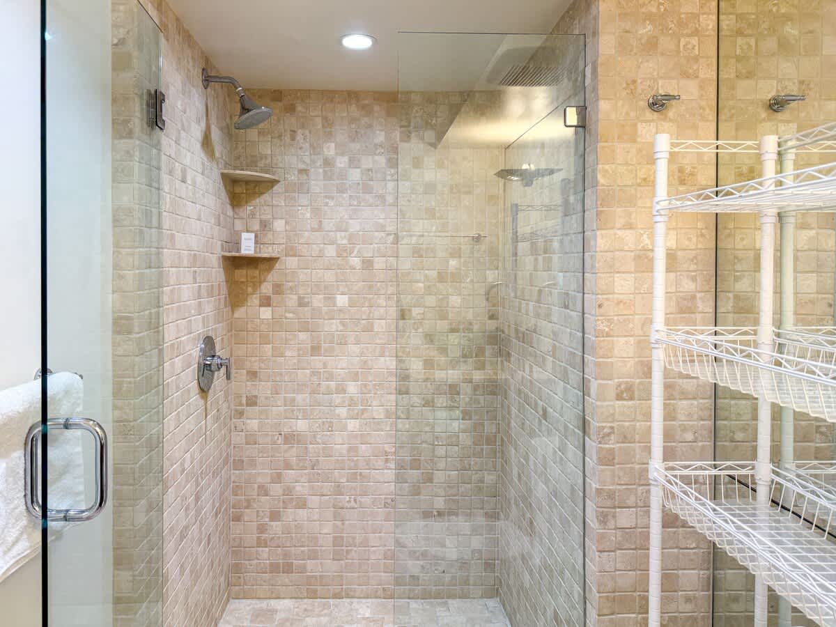 Full Guest Bathroom