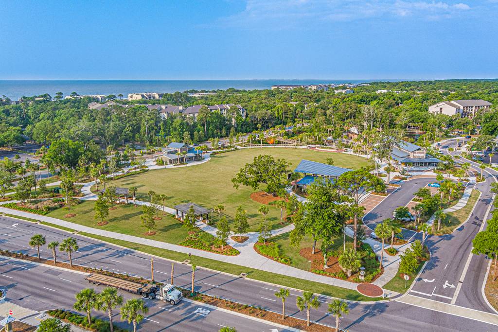 10-Minute Walk to Celebration Park