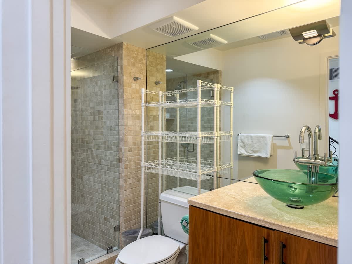 Full Guest Bathroom