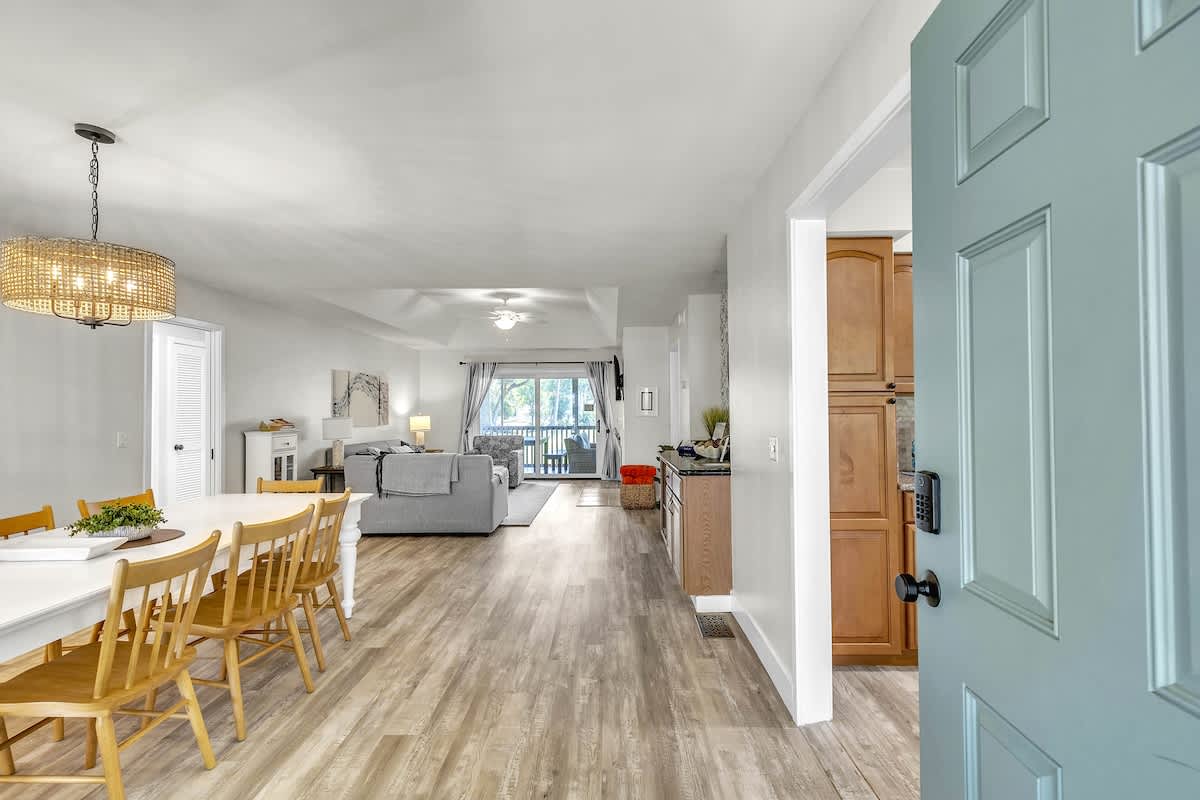 Welcome to 33 Kingston Cove!