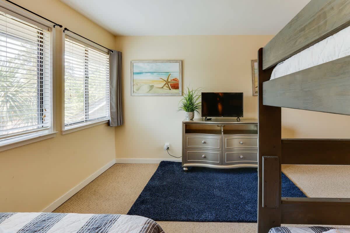 2nd Bedroom with Full Size Bed and Bunk Bed
