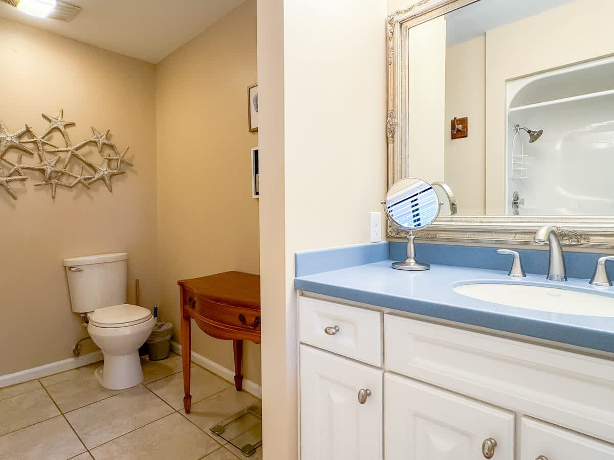 Guest Bathroom Off Living Area