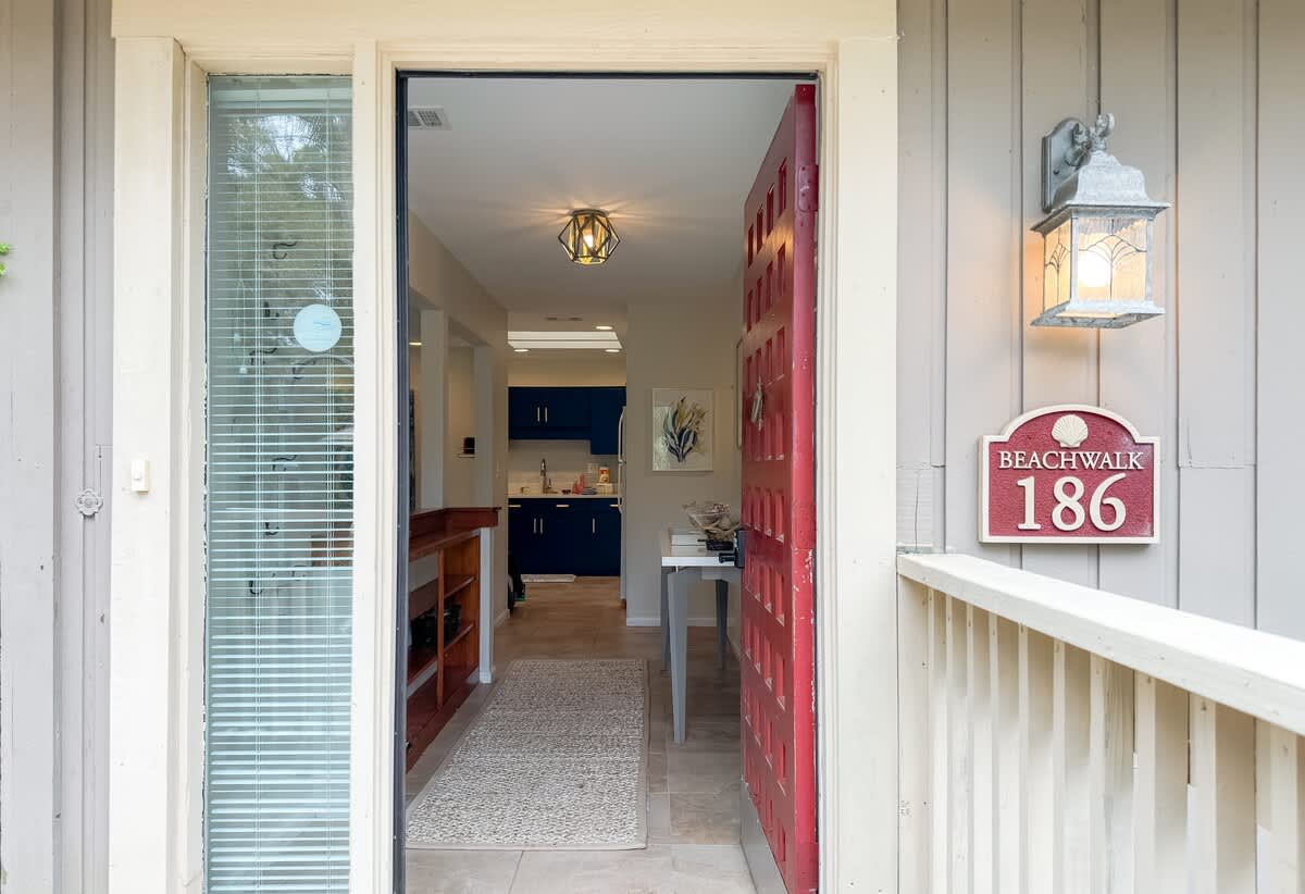 Welcome to 186 Beachwalk