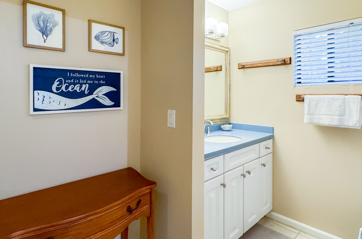 Guest Bathroom Off Living Area