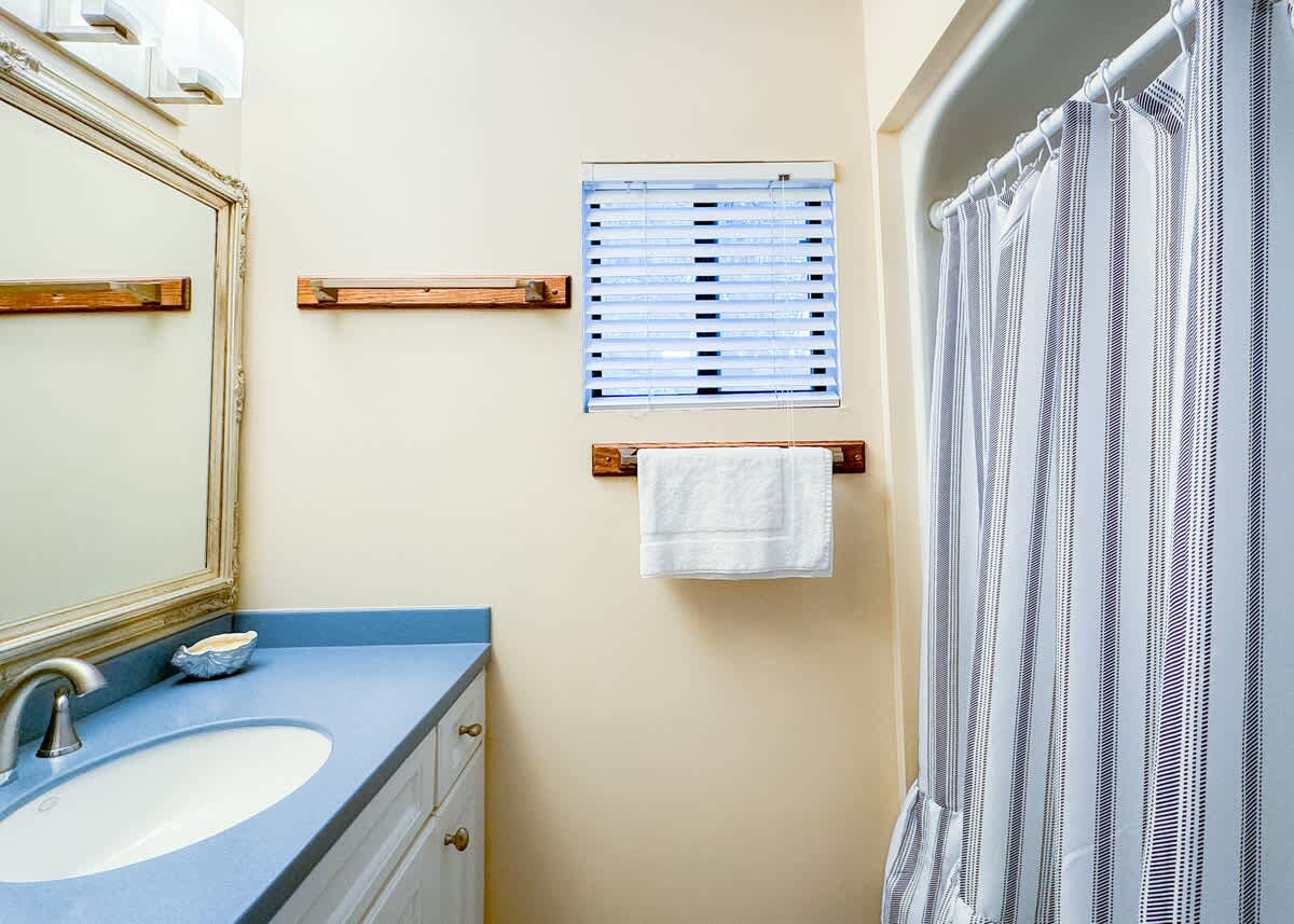 Guest Bathroom Off Living Area