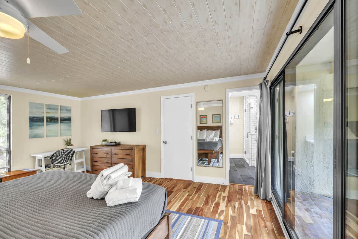 Primary Suite with King Bed and En-Suite Bathroom