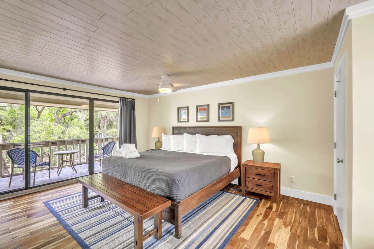 Primary Suite with King Bed and En-Suite Bathroom