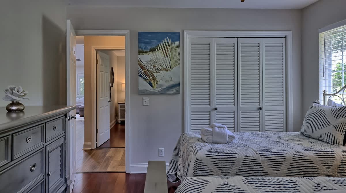 Guest Twin and Queen Room