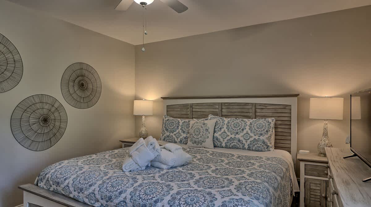 Guest King Bedroom