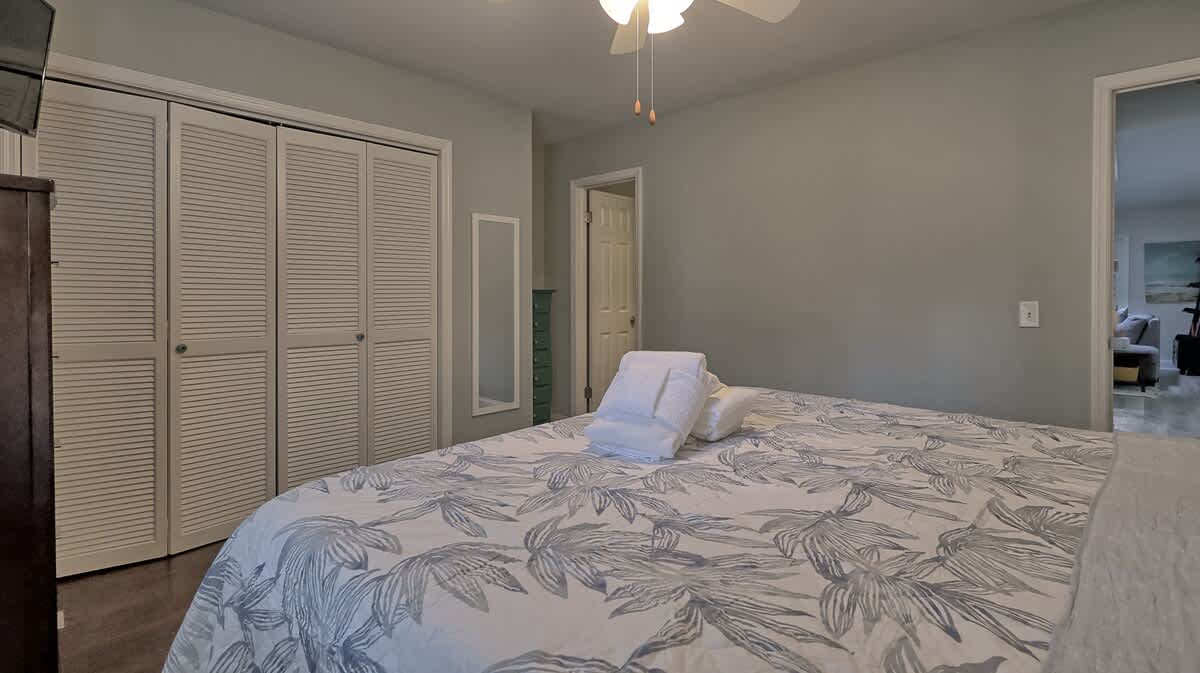 Guest King Bedroom
