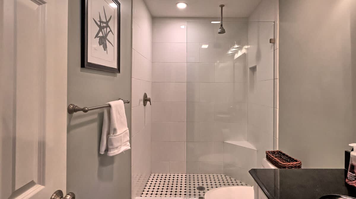Primary Suite Bathroom