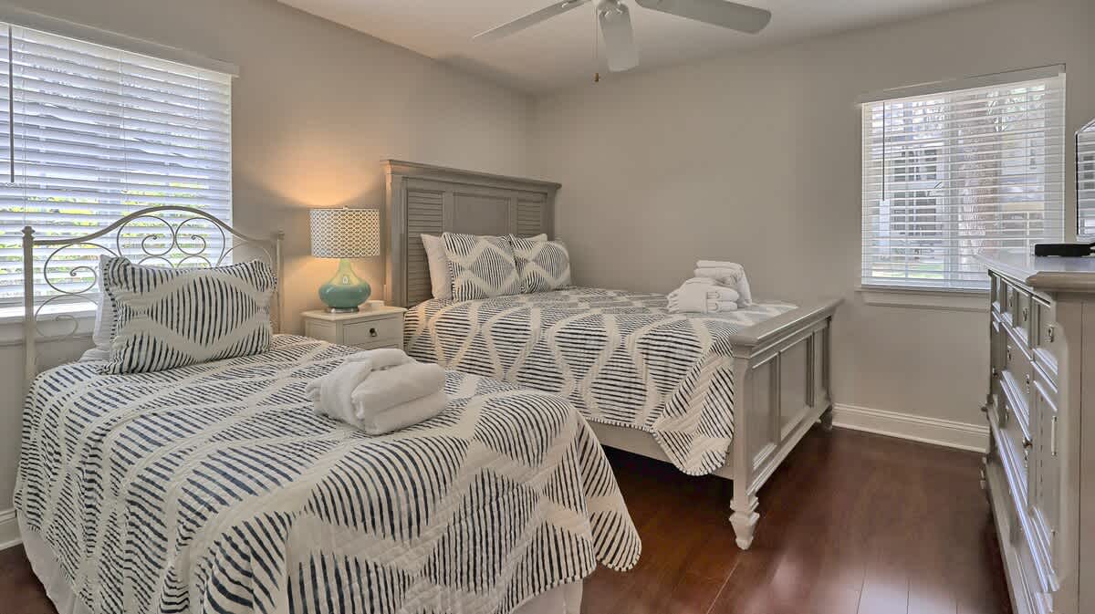 Guest Twin and Queen Room