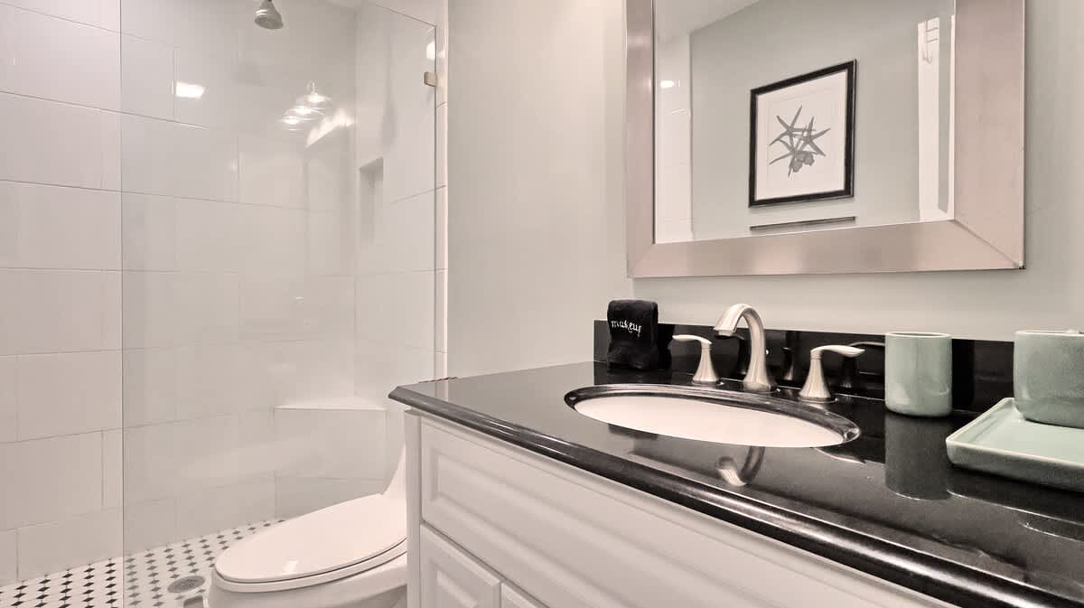 Primary Suite Bathroom