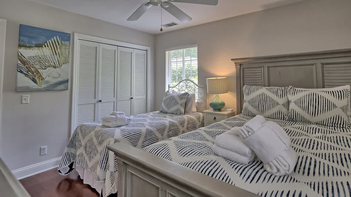 Guest Twin and Queen Room