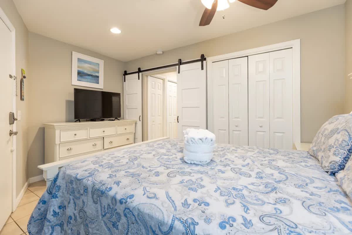 Queen Bedroom