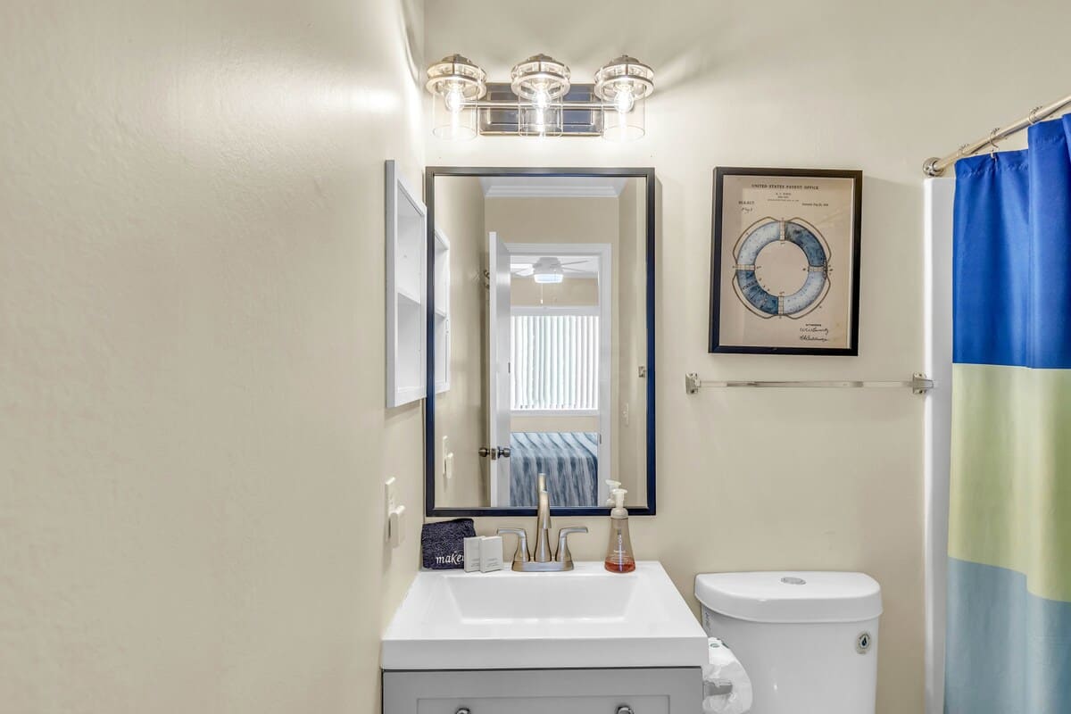 Primary En-Suite Bathroom