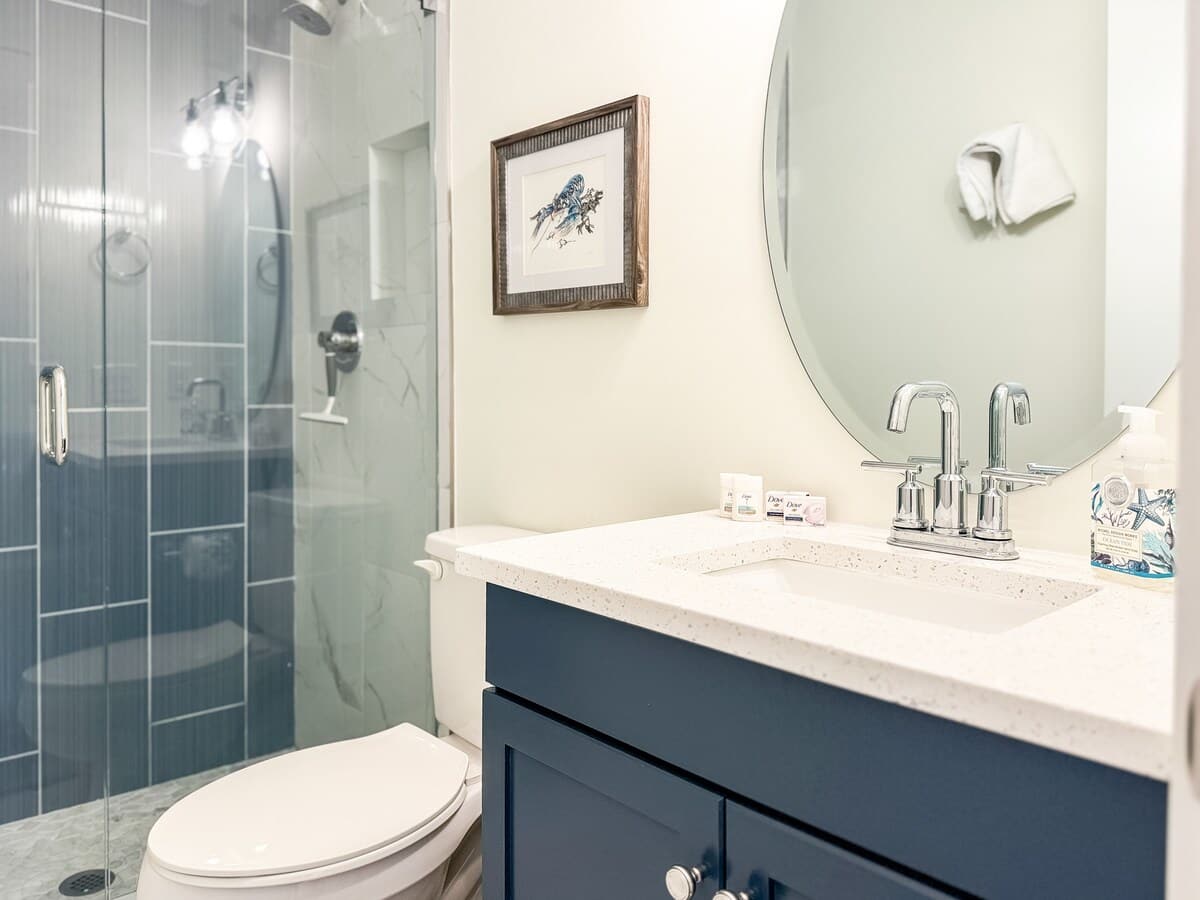 Double Twin Suite Bathroom