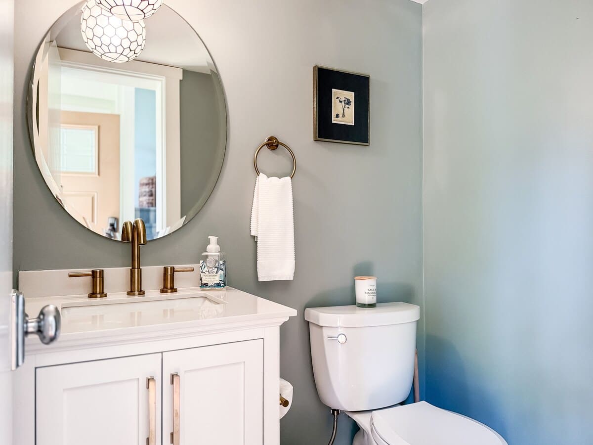 Guest Half Bath at Entrance