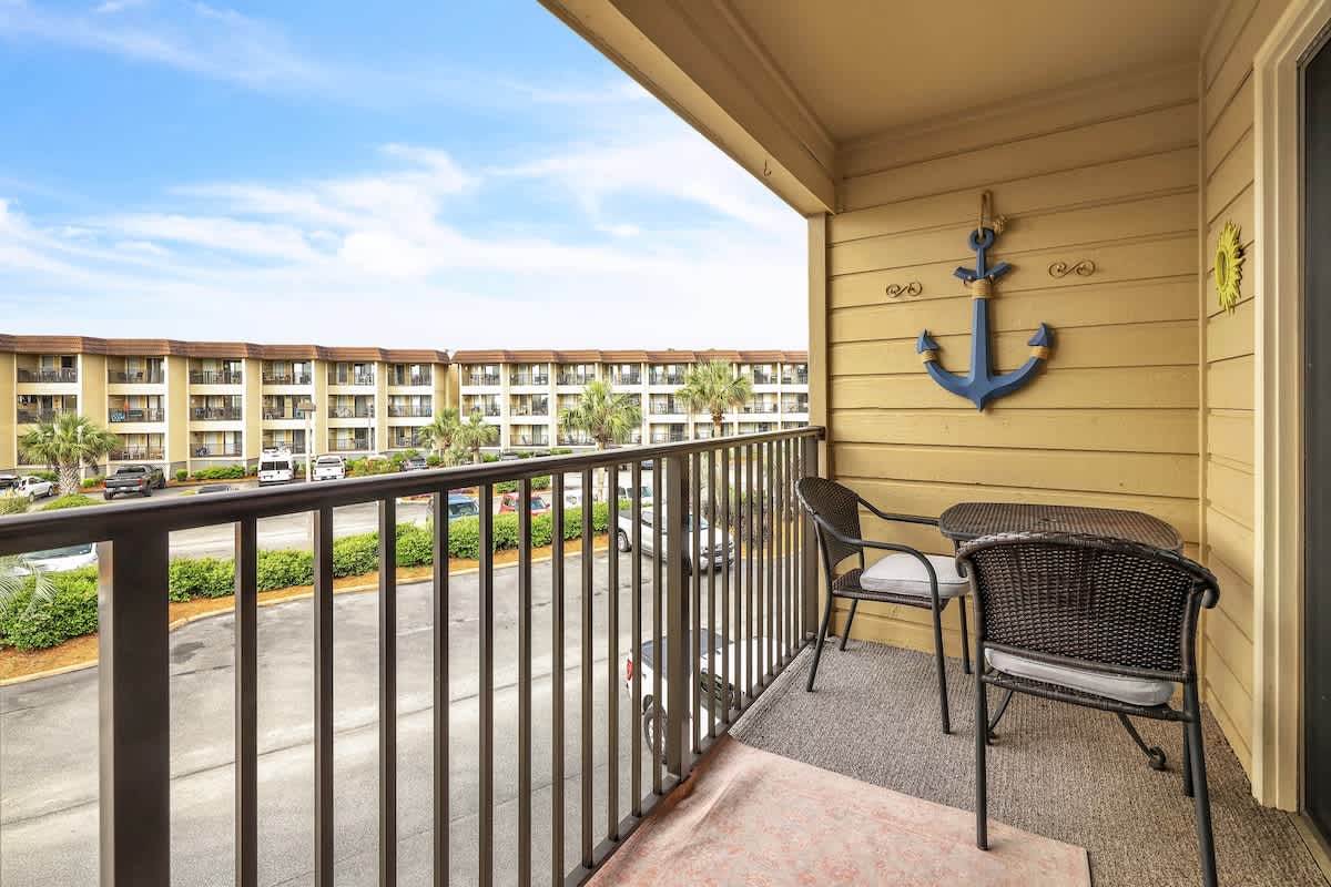 Private Balcony with Ocean View!