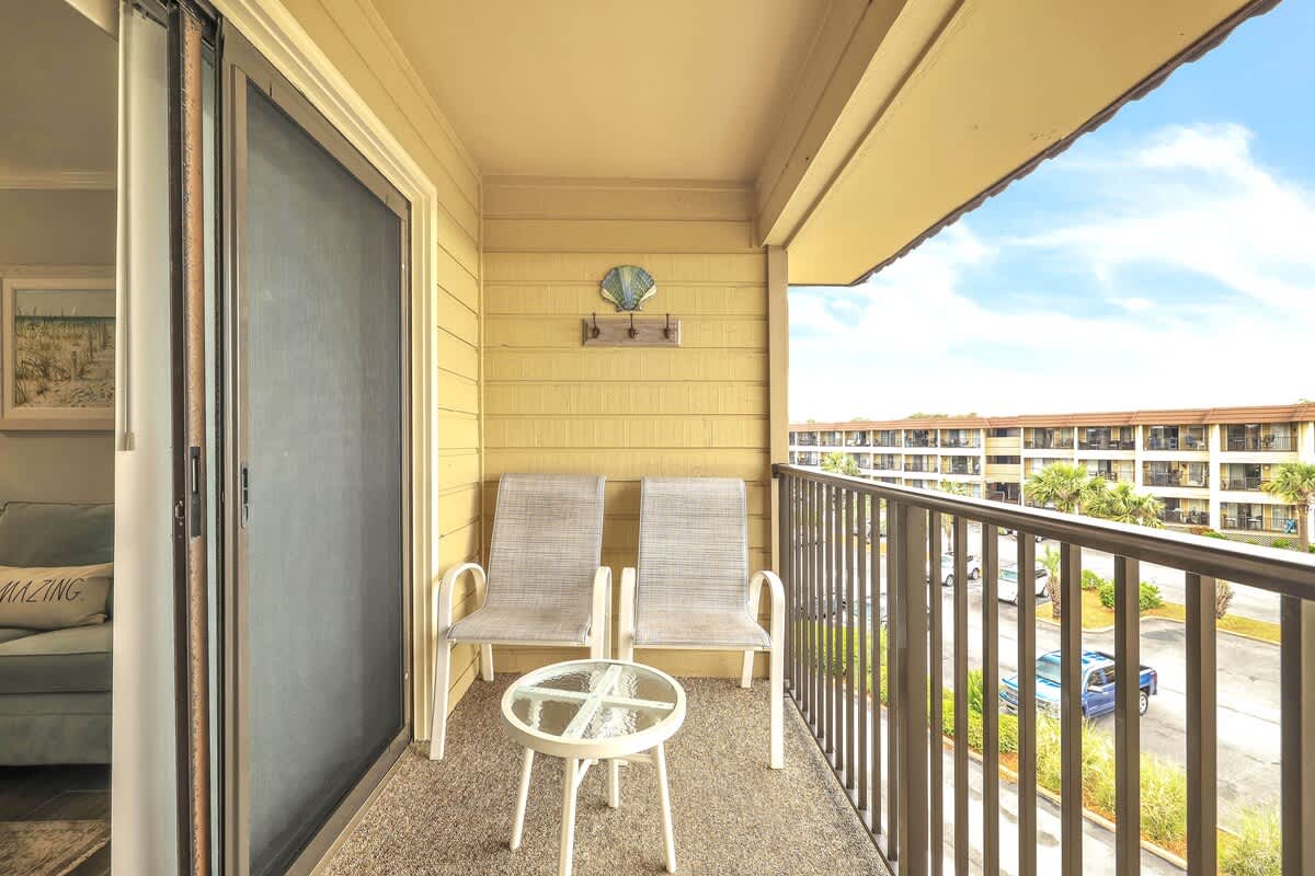 Private Balcony with Views of Pool and Ocean