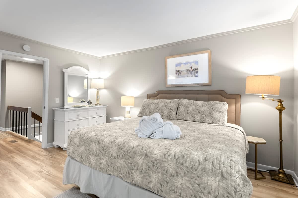 Primary Suite with King Bed and En-Suite Bathroom