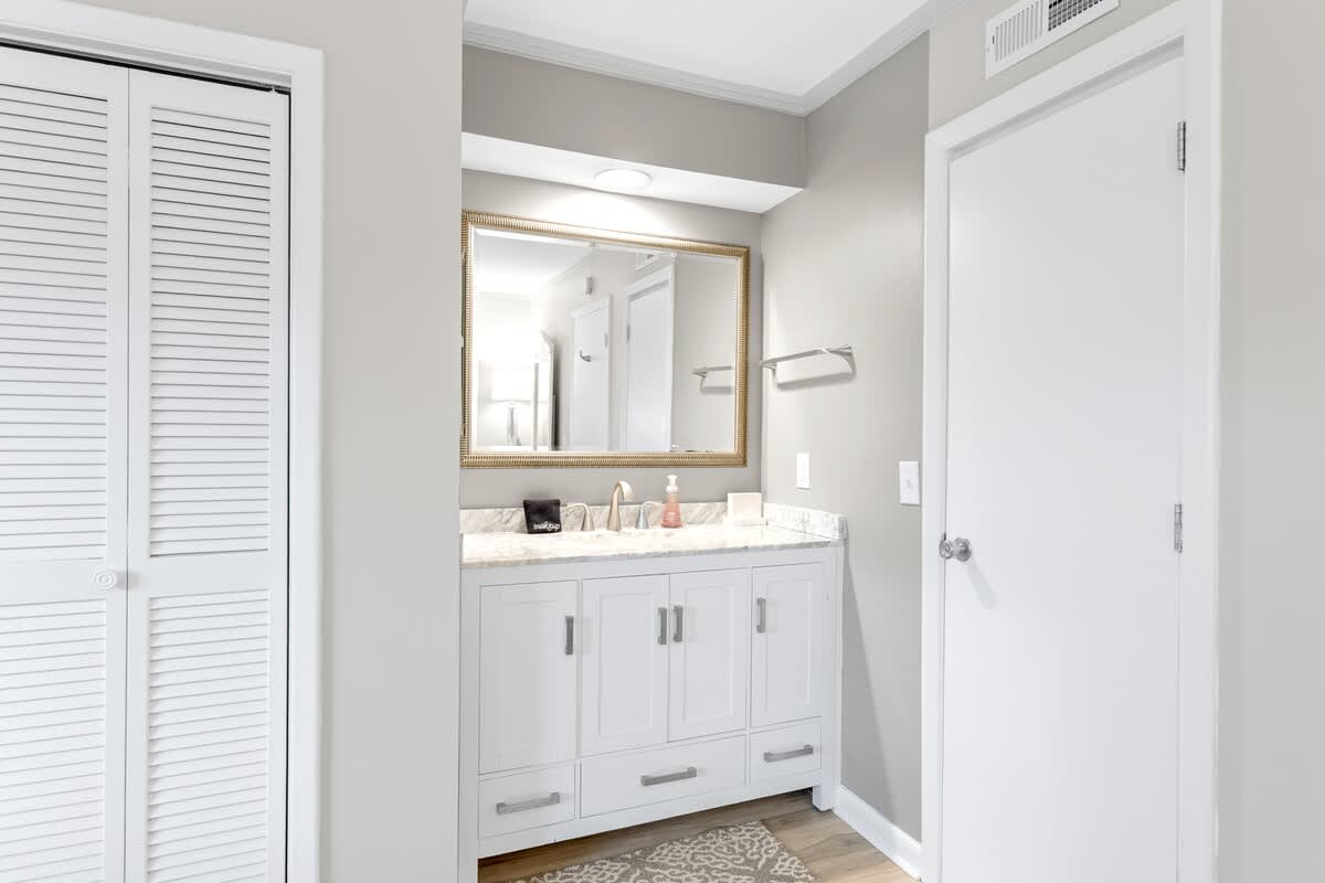 Primary Suite with King Bed and En-Suite Bathroom