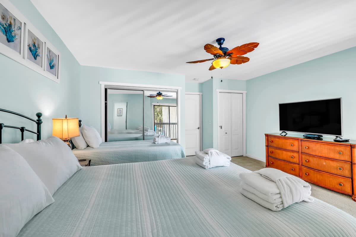 Guest Suite with Queen and Twin Bed