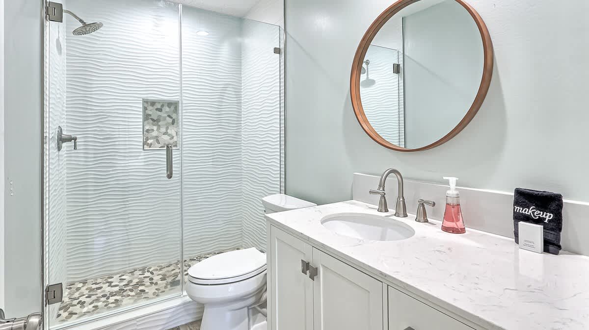 Upstairs Primary Suite Bathroom
