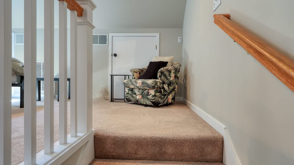 Loft Bedroom with Twin Beds