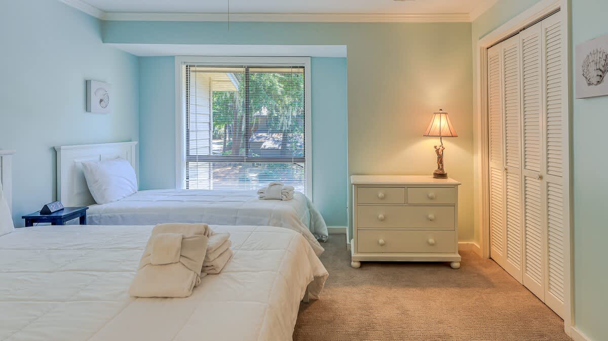 Guest Room with Queen and Twin Bed
