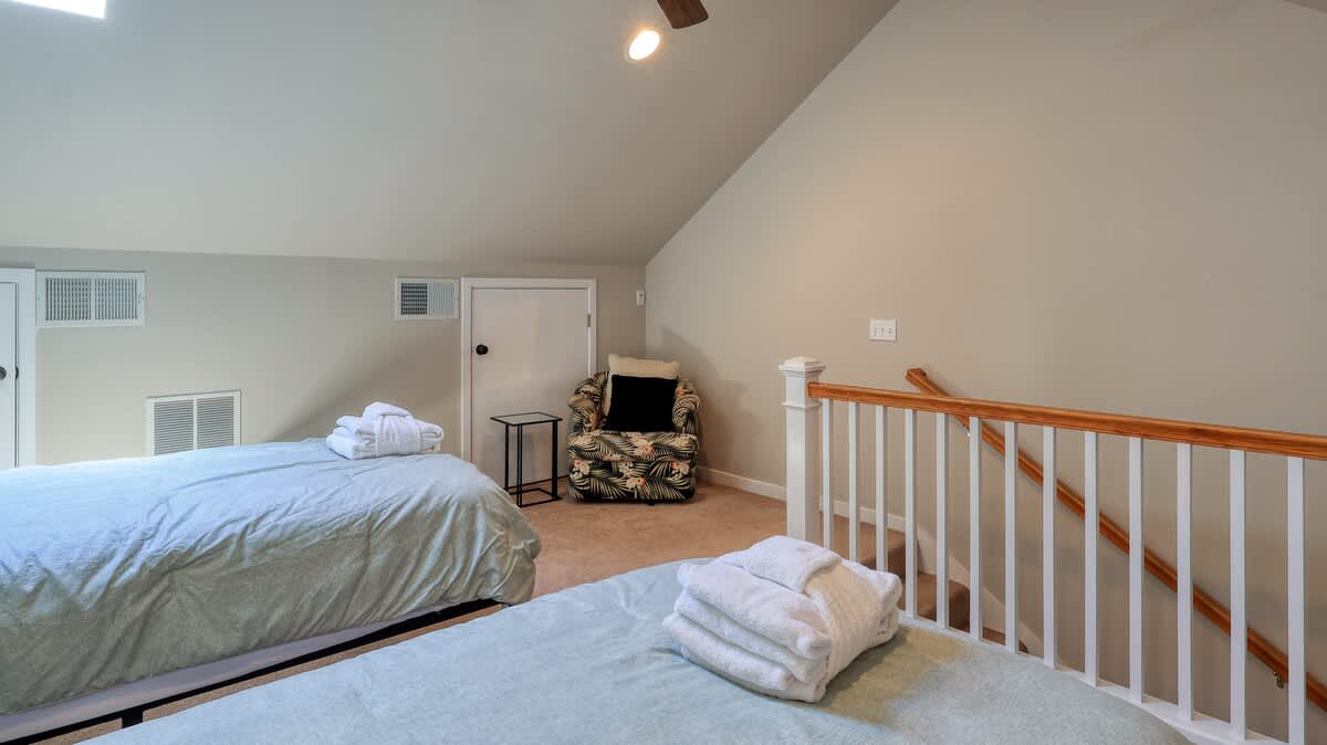 Loft Bedroom with Twin Beds