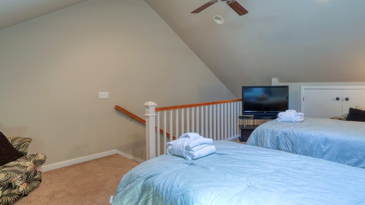 Loft Bedroom with Twin Beds