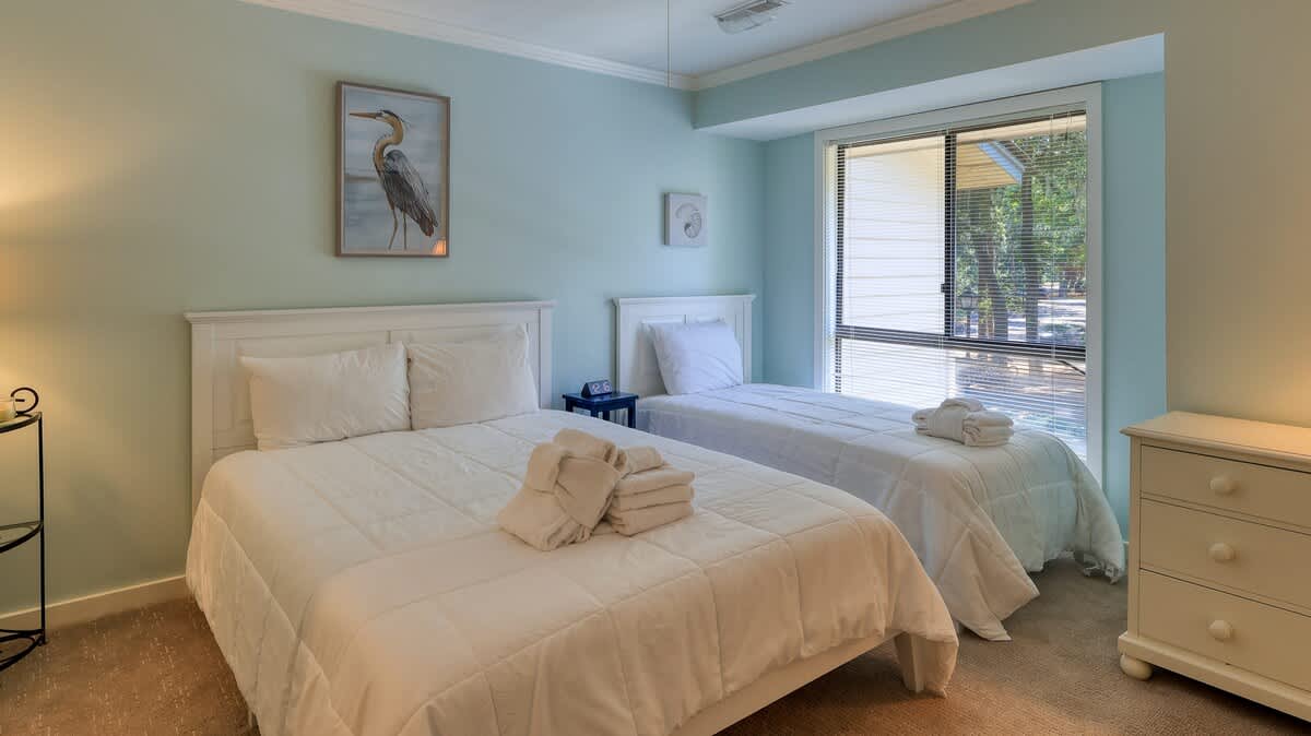 Guest Room with Queen and Twin Bed