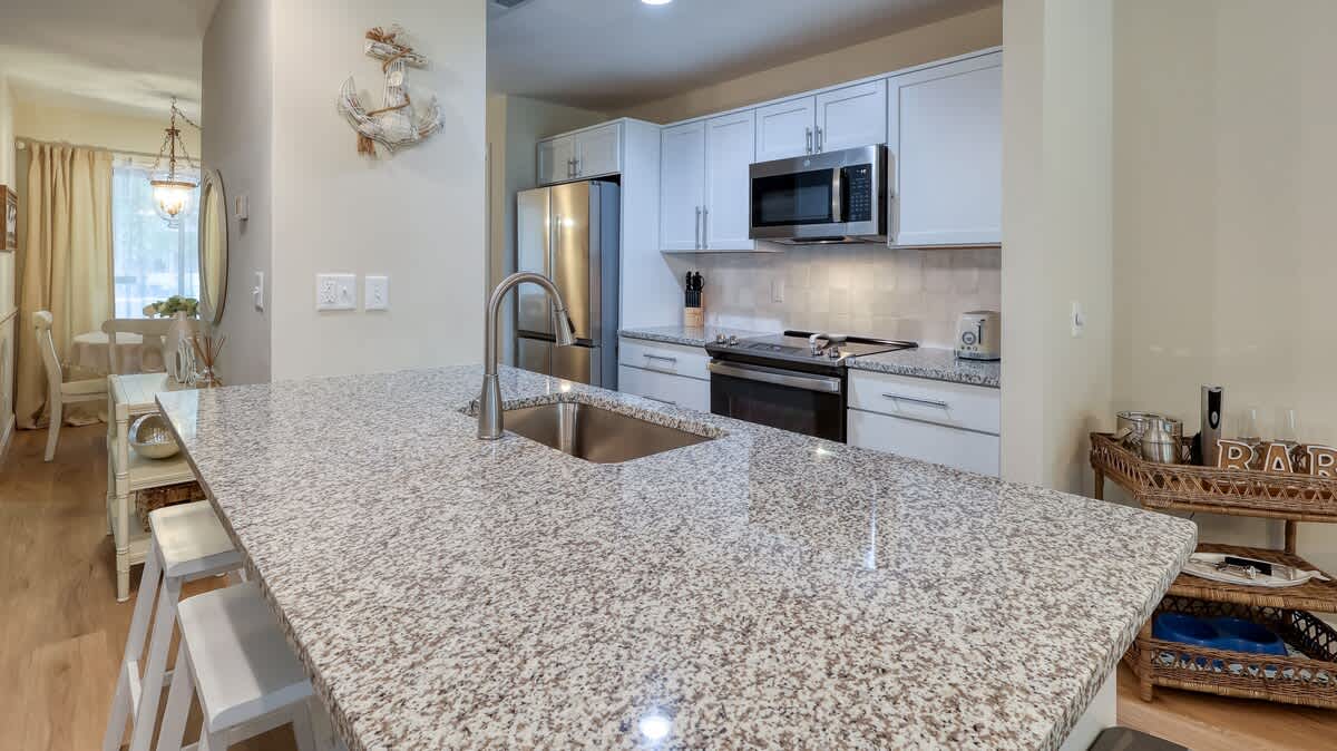 Breakfast Island and Kitchen