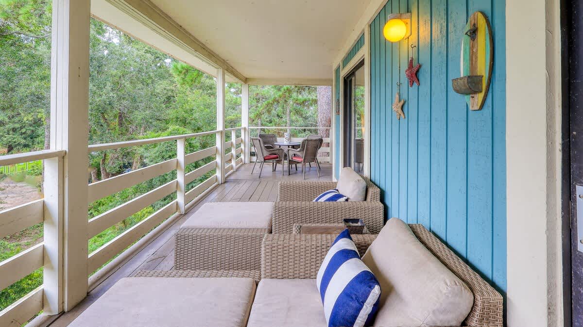 Wrap Around Balcony with Lagoon Views