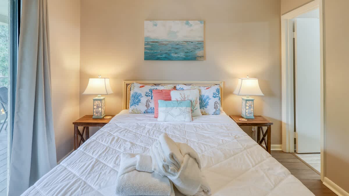 Primary Suite with Queen Bed
