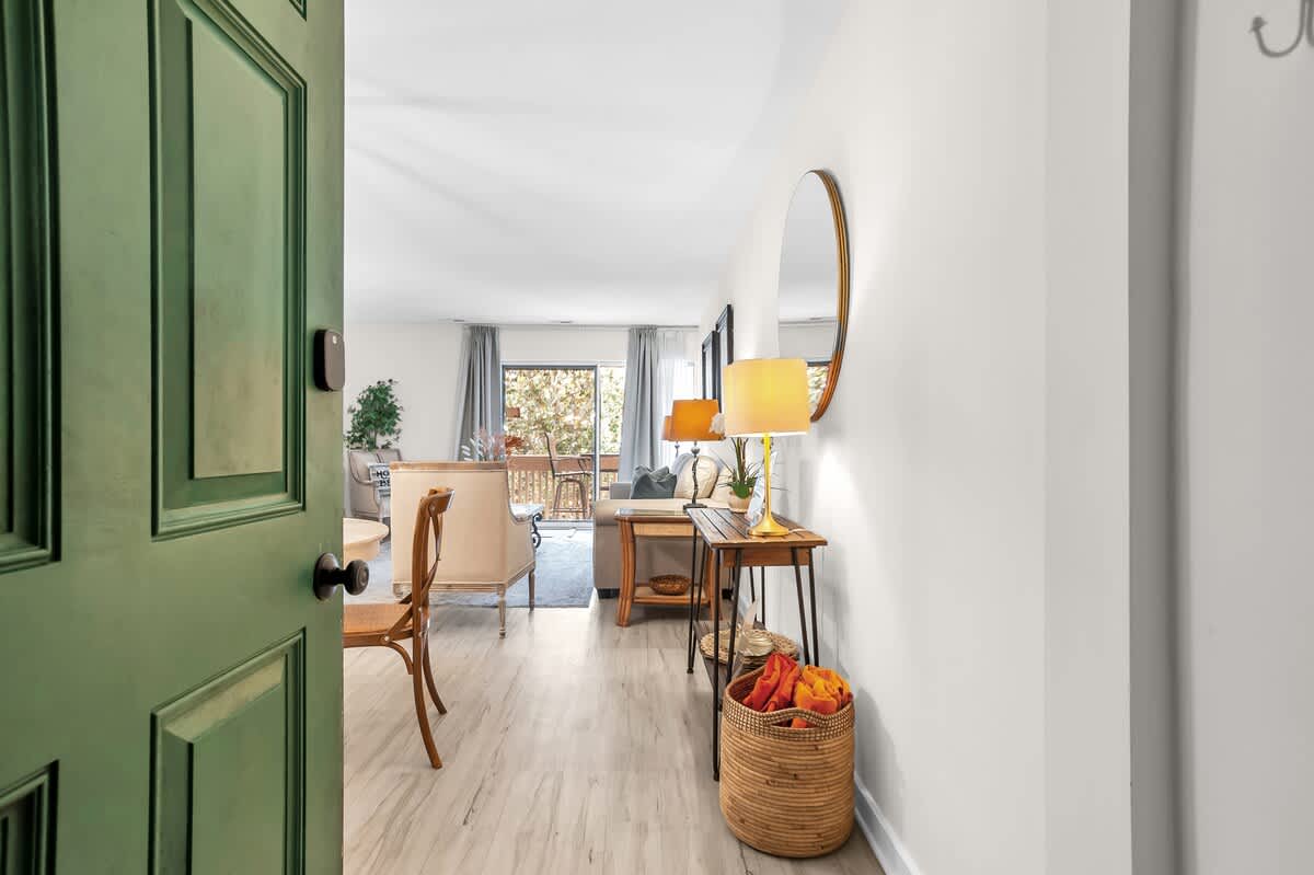 Welcome to 1669 Bluff Villas!